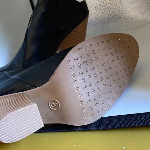 NWT high heel boots black size 8 - Picture 2 of 4